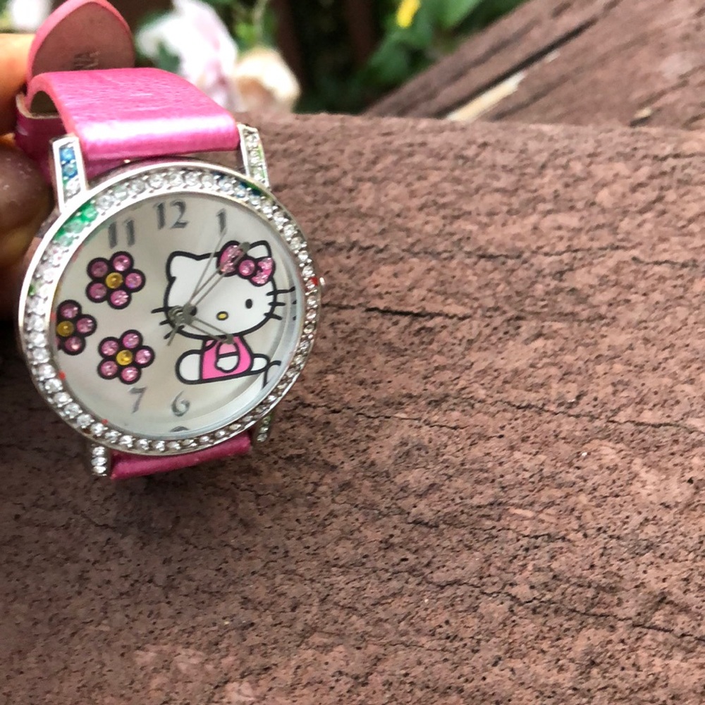 Hello Kitty Watch - Picture 2 of 9